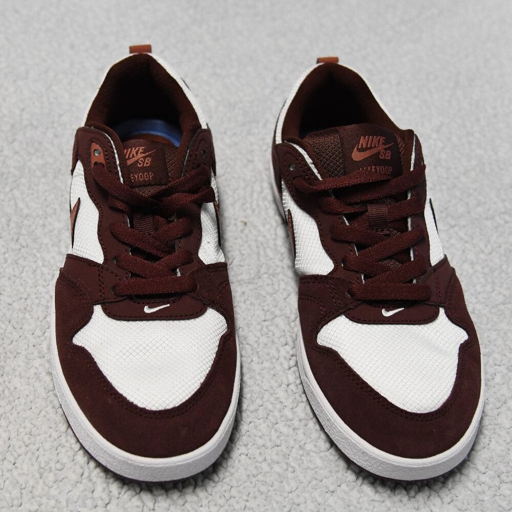 Nike Alleyoop W7 NWOT